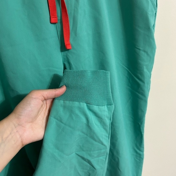 Figs Limited Edition Surgical Green Mens Jogger Pant - Picture 4 of 9